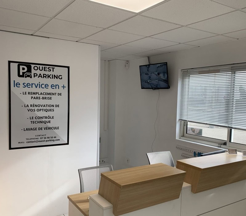 Indoor car park + shuttle service